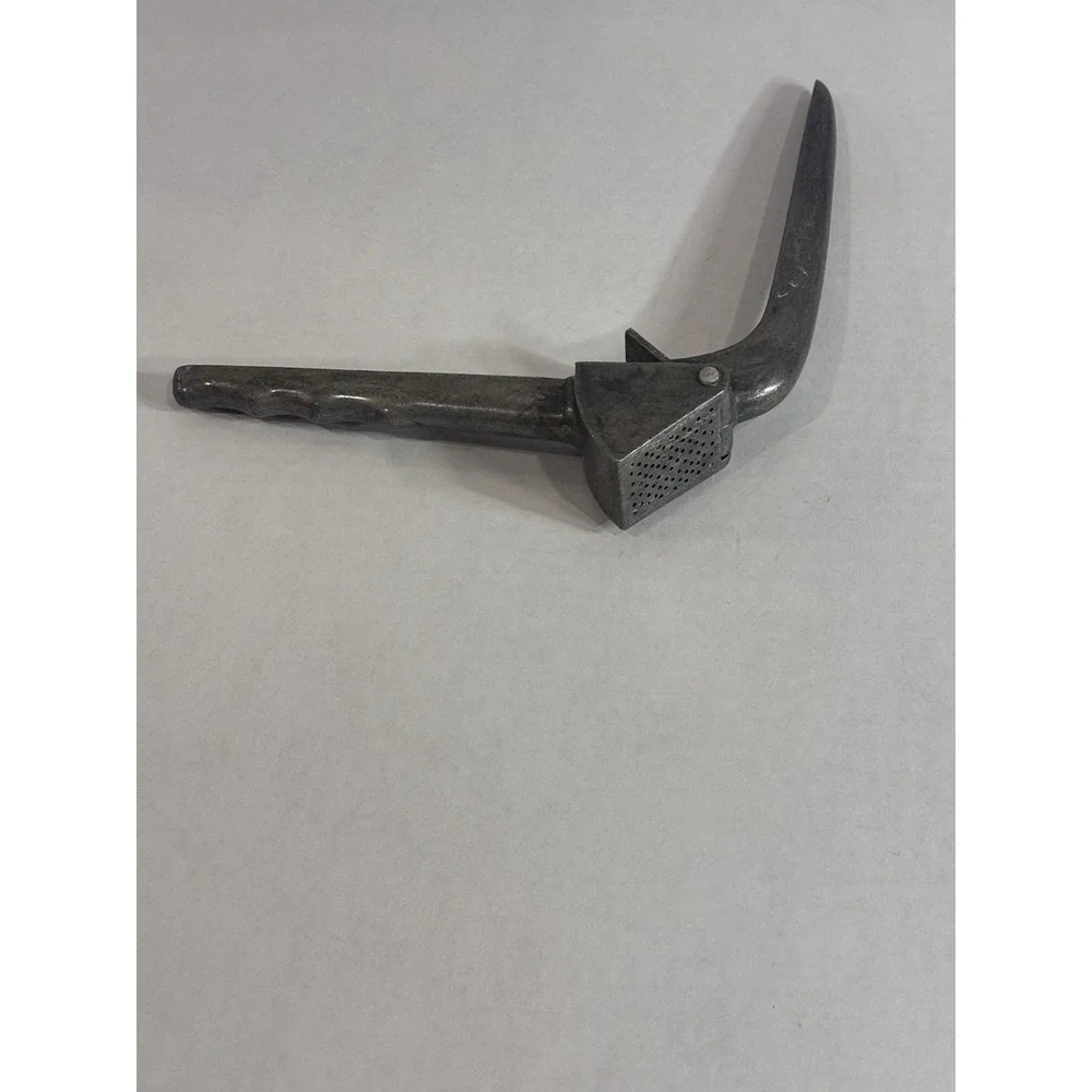 Vintage 1970s Aluminum Garlic Press Crusher 6